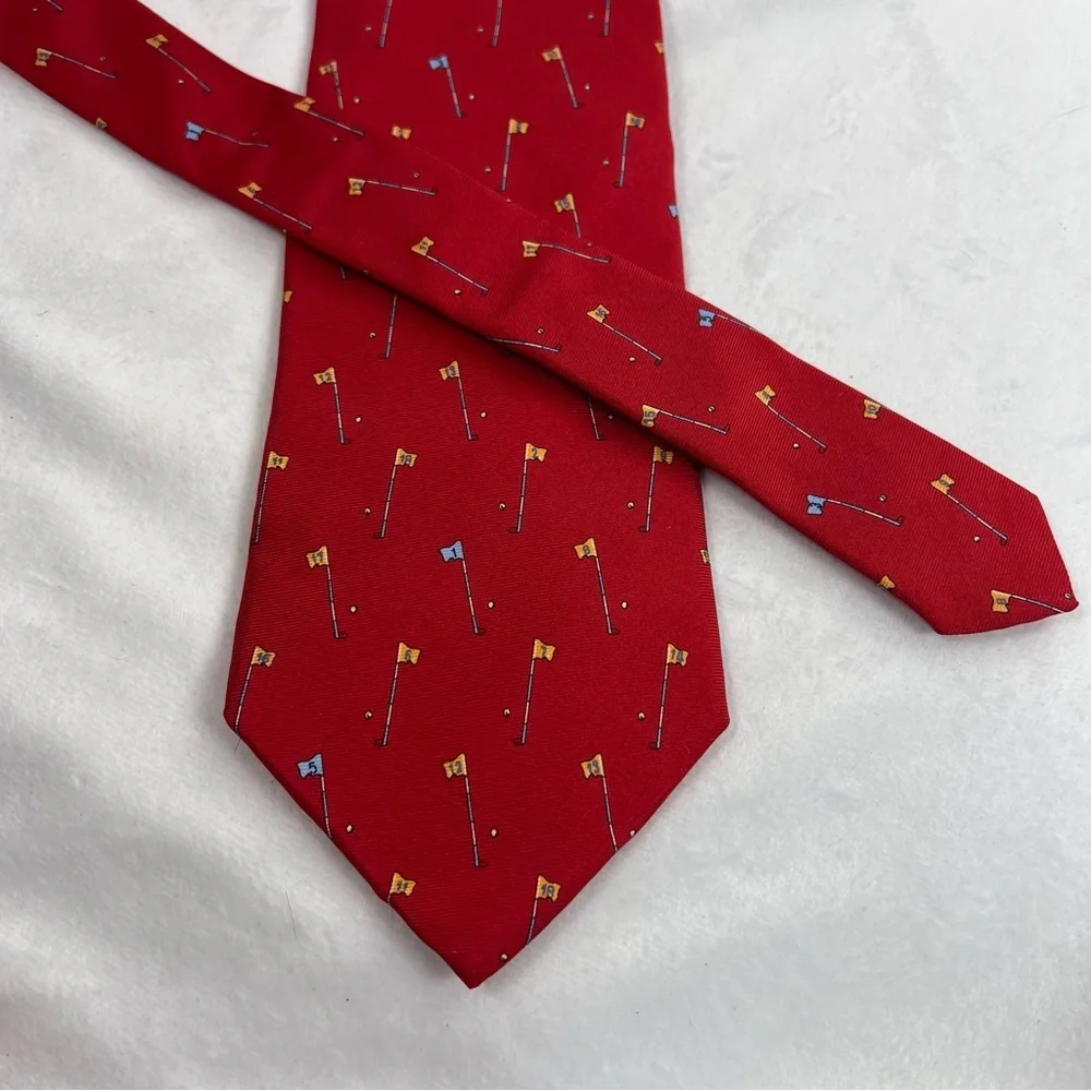 Brooks Brothers 100% Silk Tie Red Golf Flag Pattern Novelty Sports